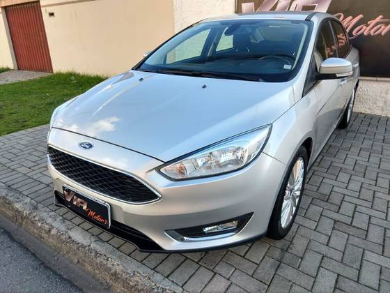 FORD FOCUS 2.0 SE FASTBACK 16V FLEX 4P POWERSHIFT